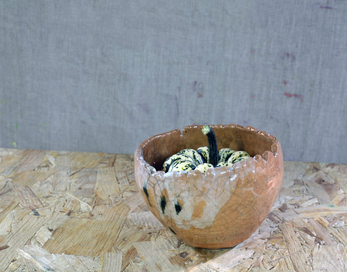 Thumb pot n.6 with three drops