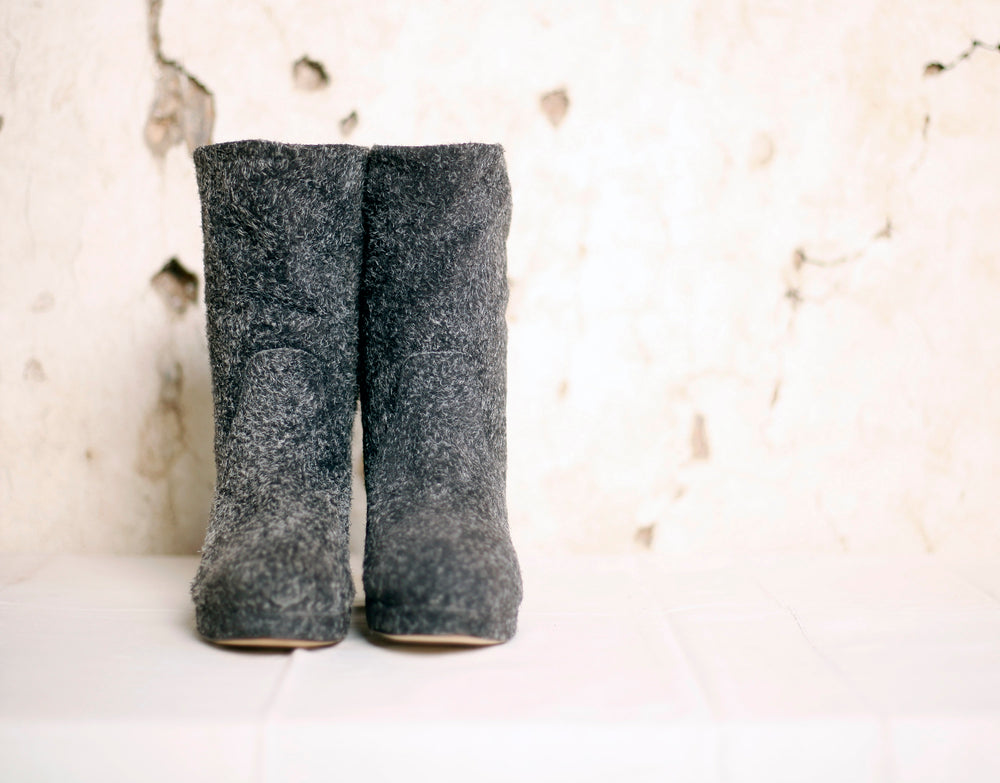 The Olla in stormy suede